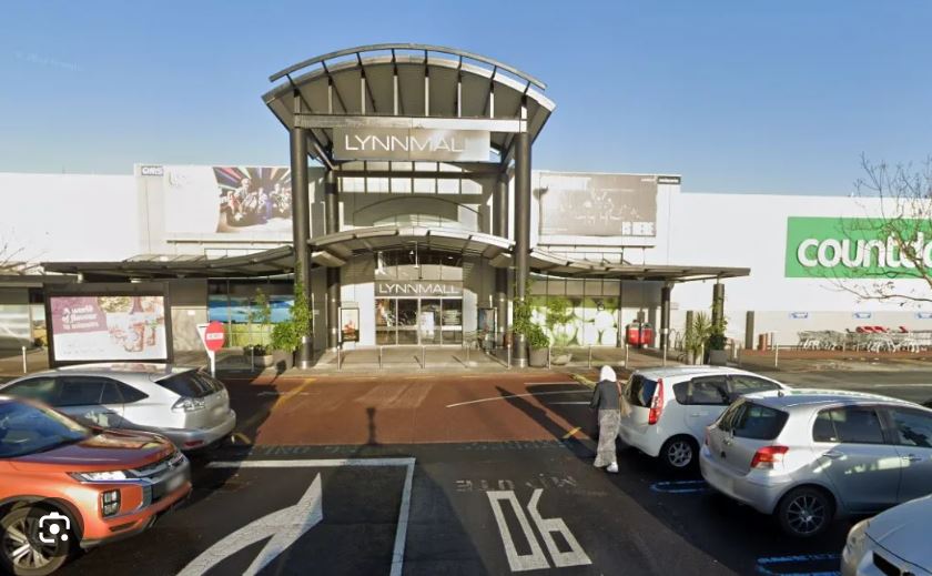 “Arrest Made Following Armed Police Response to Toy Gun Incident at Auckland’s LynnMall”