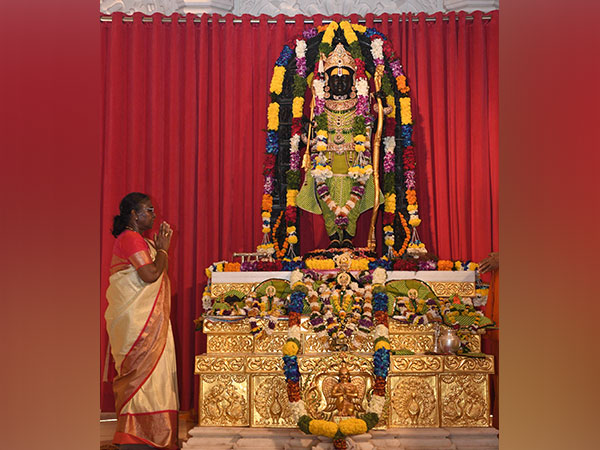 President Droupadi Murmu visits Ram Temple in Ayodhya calls it “divine blessing”